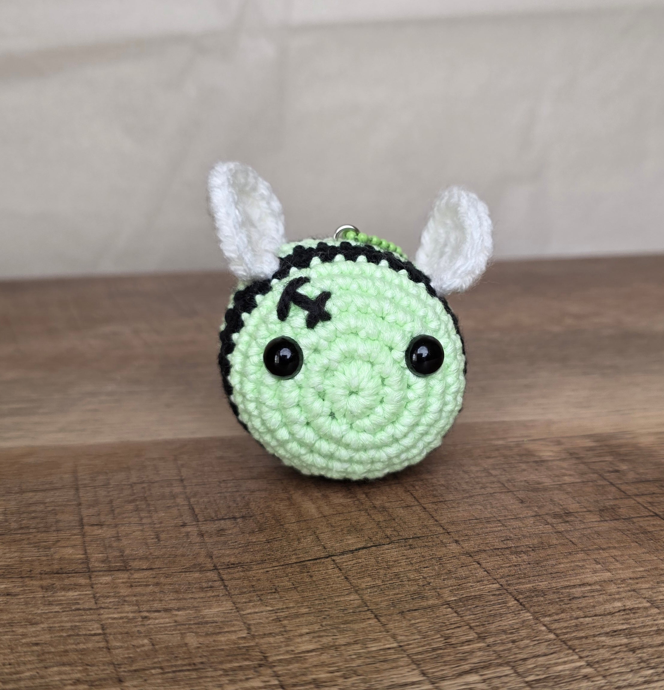Crochet Zom-Bee Keychain!