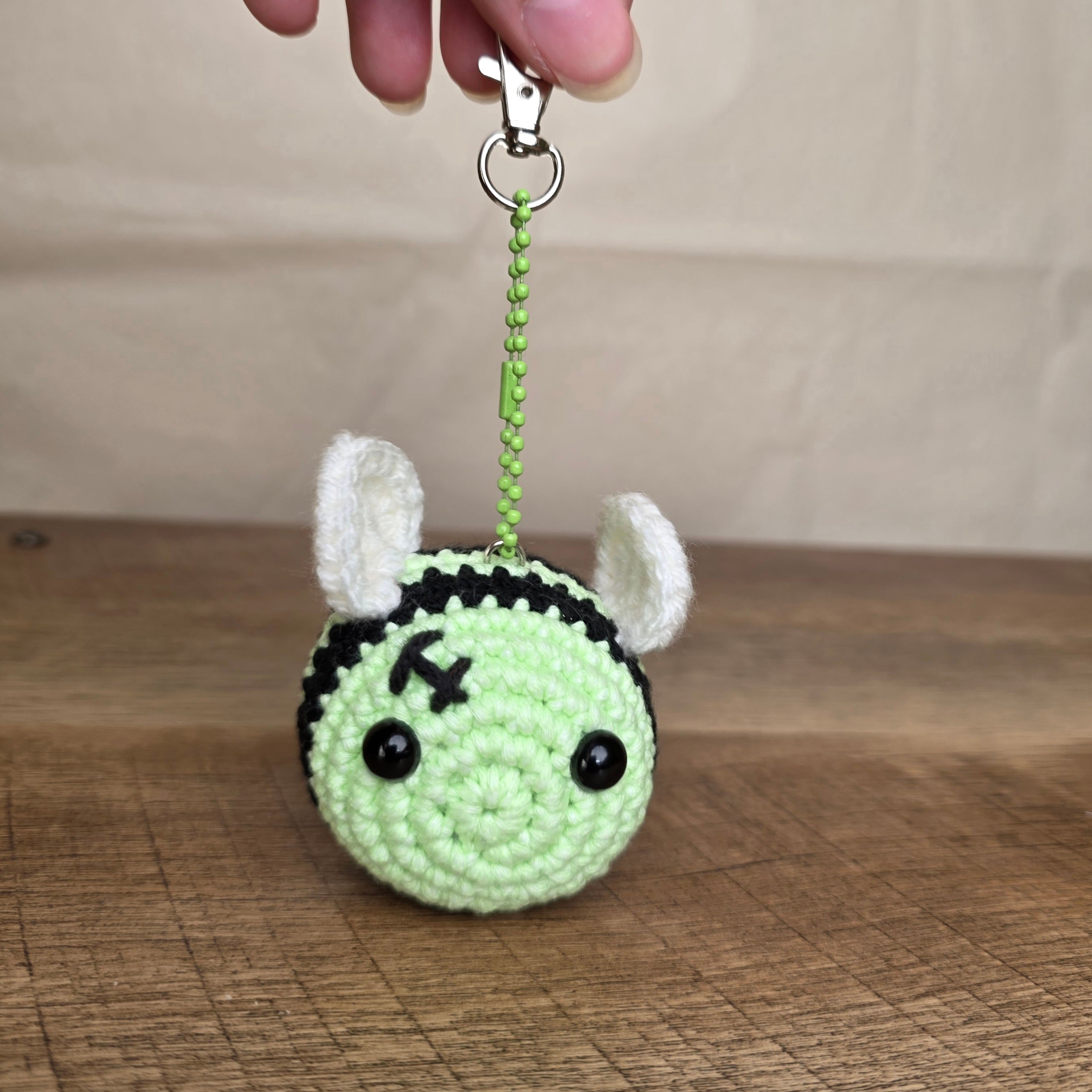 Crochet Zom-Bee Keychain!